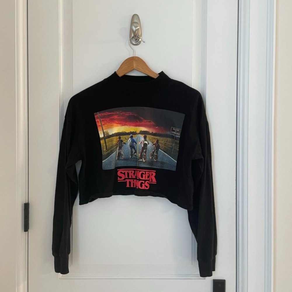 Stranger Things Crop Top - Picture 1 of 4